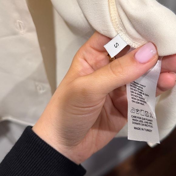 De Rococo Button Down - Picture 3 of 5